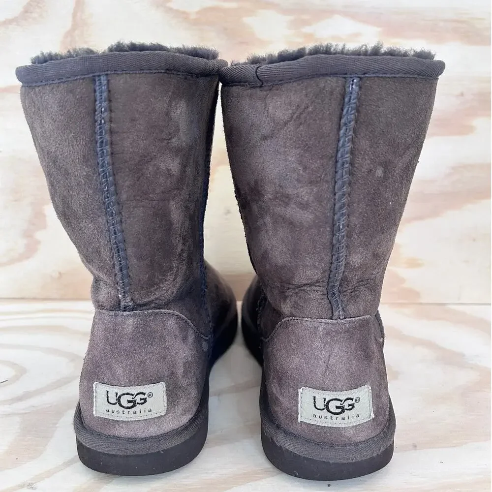 UGG Australia - Classic Short - Boots - Brown - Women's - 7 - S/N 5825